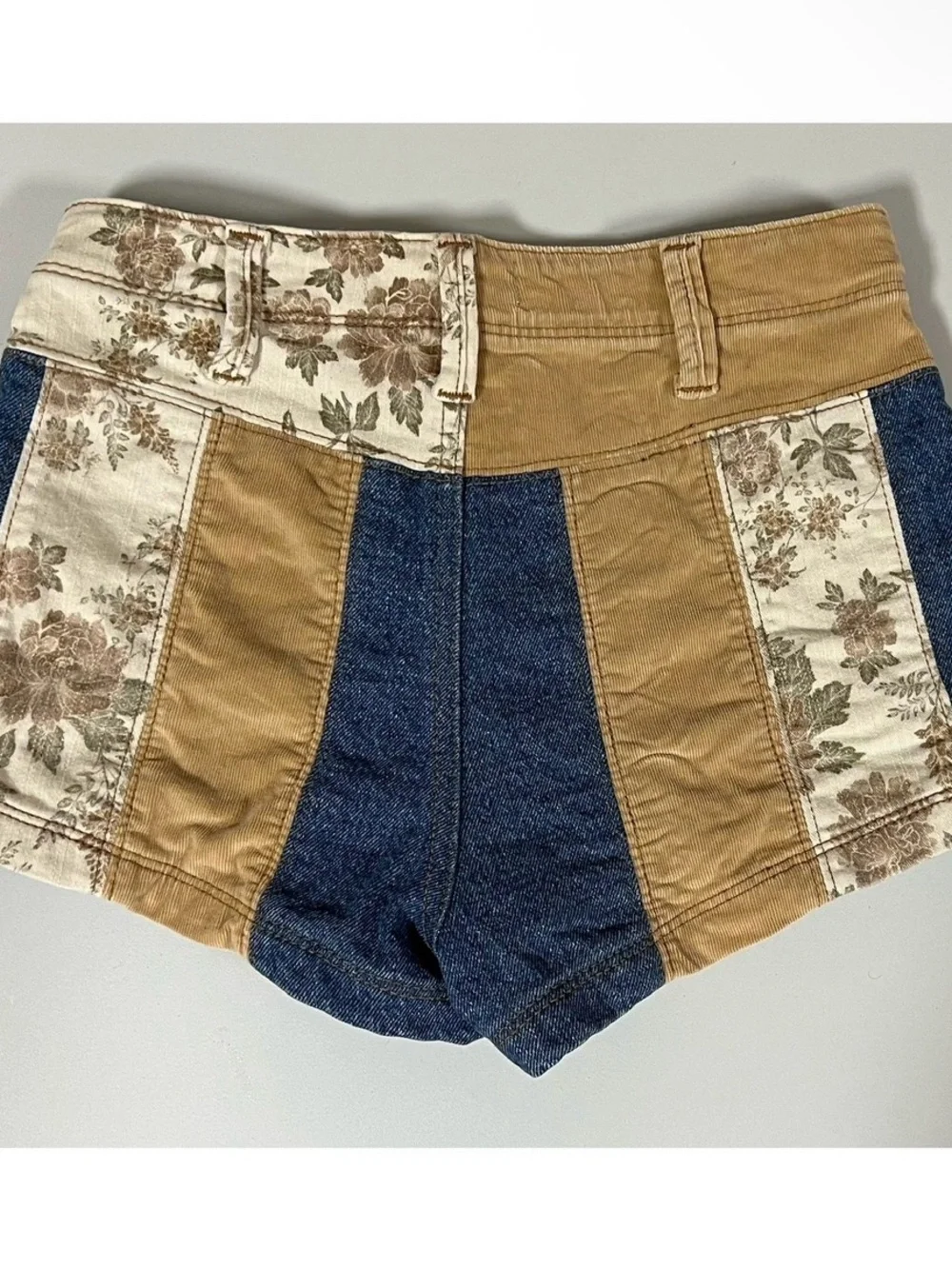 Free People Blue Tan Beige Floral Corduroy Jean Denim Shorts Bottoms Size 24 🤎✨